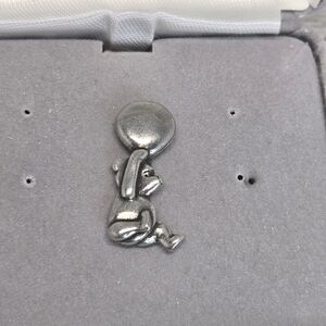 Vintage Disney Winnie The Pooh Pewter Tiny 1" Pin Floating Balloons